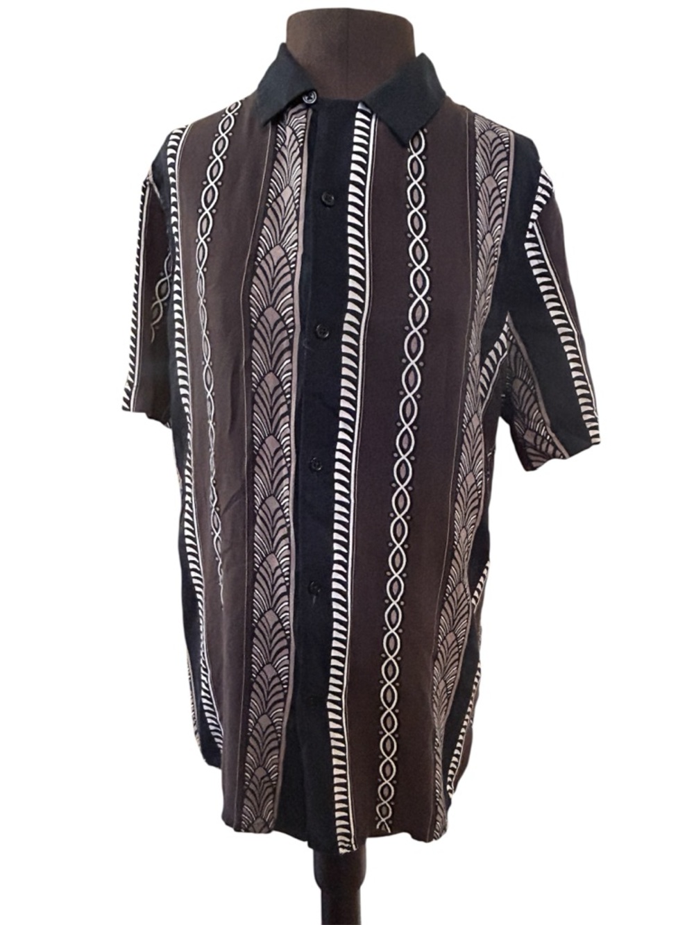 Men’s Striped Geometric Lined Earth-tone Button Down Short Sleeve Casual Shirt